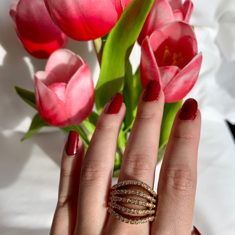 ✨💛 Ann Taylor Gold Cocktail Ring with Faux Diamonds 💛✨